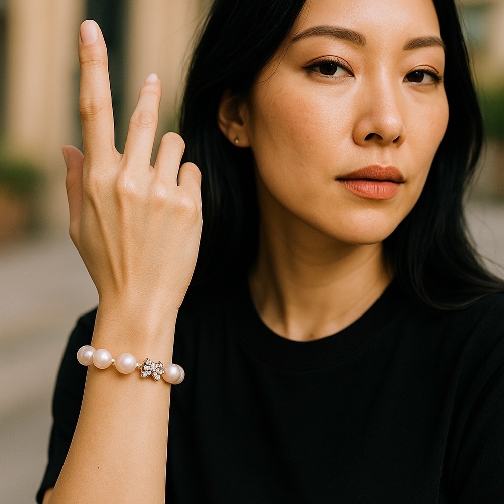50s Classic Cream Pearl with Rhinestone Clasp Bracelet - Picture 3 of 9
